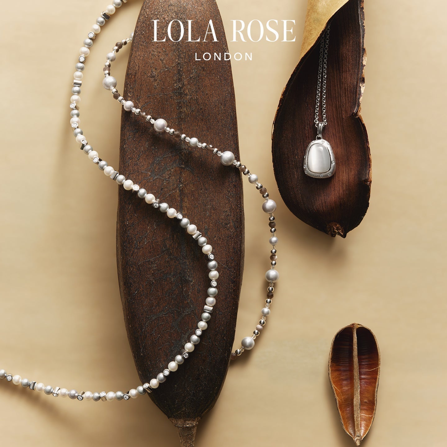 Light Traces Freshwater Pearl Necklace